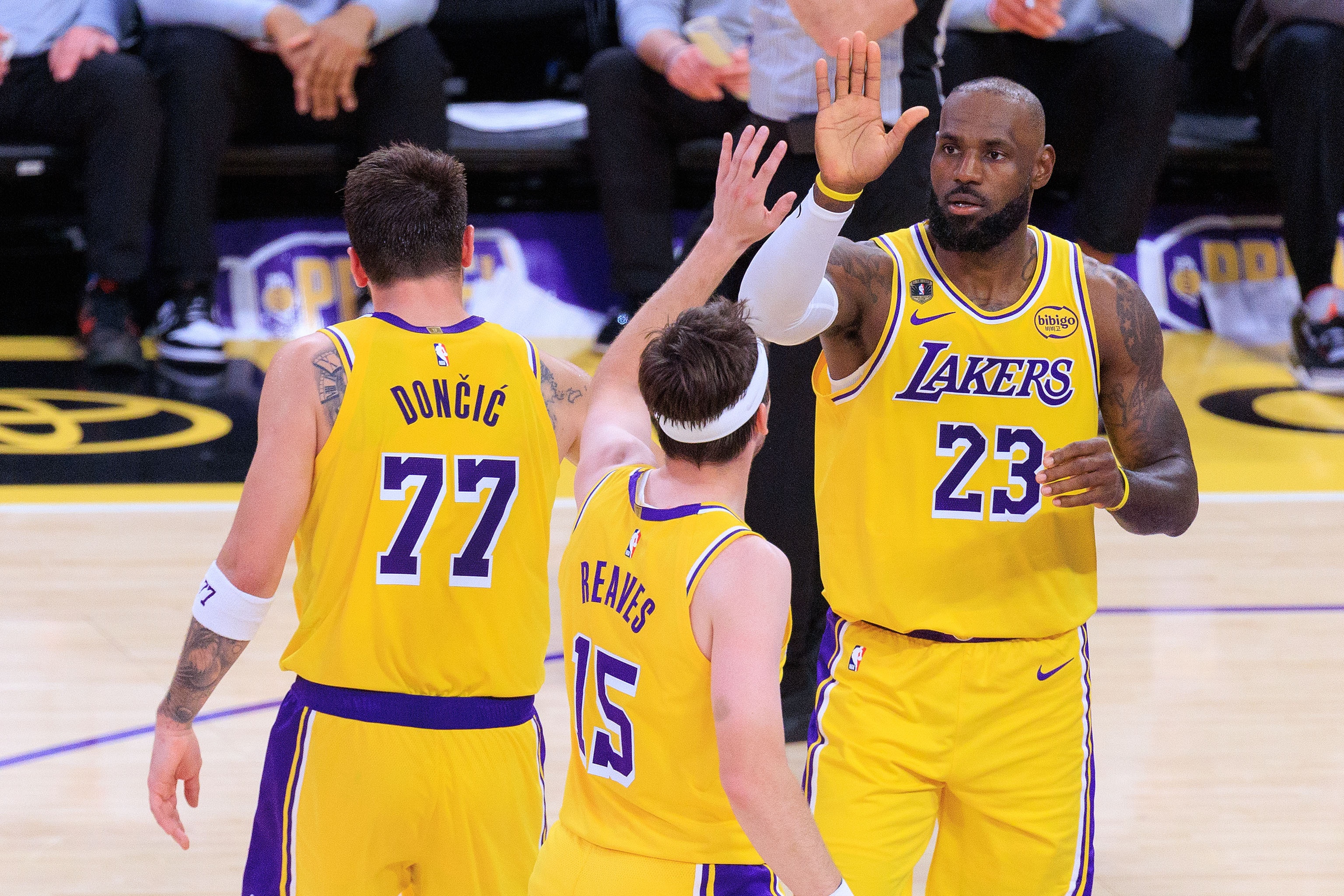 星空体育-未来成谜！詹姆斯还会继续征战NBA吗？他会接受多大幅度的降薪？